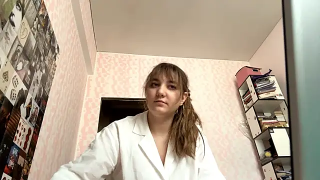 Snapshot of JanineThielman chatting on 06.23.26 JanineThielman online show from 06.23.26