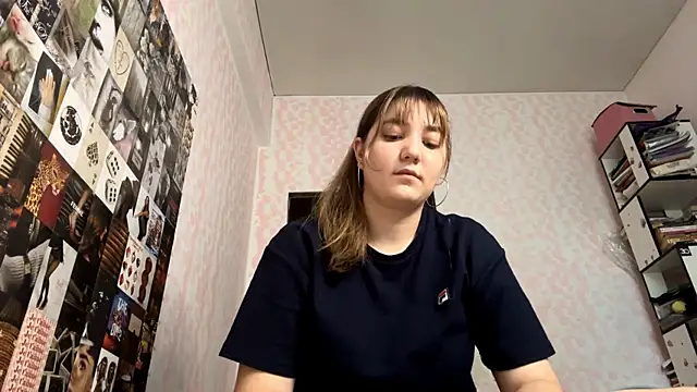 Snapshot of JanineThielman chatting on 06.25.26 JanineThielman online show from 06.25.26