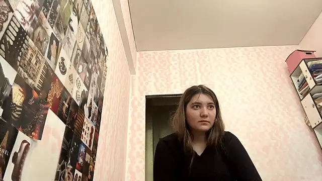 Snapshot of JanineThielman chatting on 07.15.26 JanineThielman online show from 07.15.26