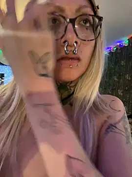 nightmar3doll online show from 04.15.26