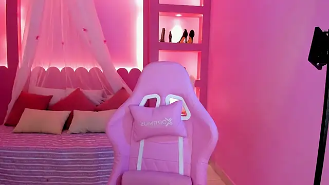 Snapshot of Holy_Lux chatting on 02.27.26 Holy Lux online show from 02.27.26