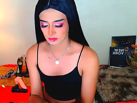 Queeny Cassandra online show from 03.06.26