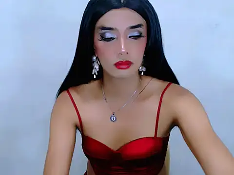 Queeny Cassandra online show from 05.04.26
