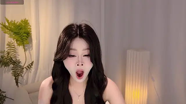 Snapshot of ruirui-9527 chatting on 02.24.26 ruirui-9527 online show from 02.24.26