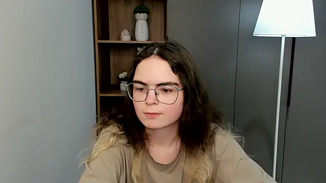 Snapshot of MyrlZangger chatting on 02.25.26 MyrlZangger online show from 02.25.26