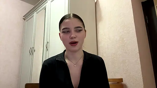 Snapshot of EvonHirth chatting on 02.25.26 EvonHirth online show from 02.25.26