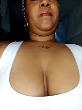 medusafox  online show from 03.25.26