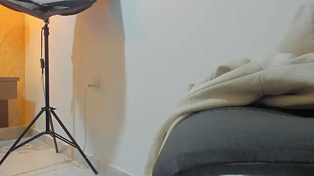 Snapshot of Miia03 chatting on 03.28.26 Miia03 online show from 03.28.26