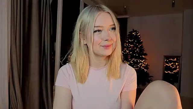 Snapshot of ChristinBland chatting on 02.27.26 ChristinBland online show from 02.27.26