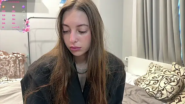 Snapshot of selena_favn chatting on 06.21.26 selena favn online show from 06.21.26