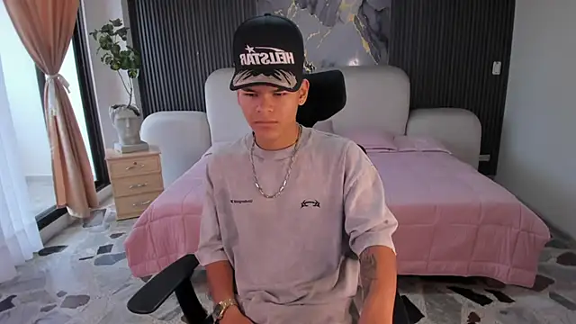 DylanRoyce  online show from 04.27.26