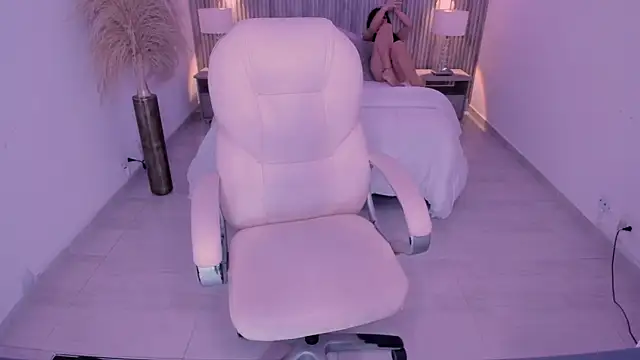 ANGIE-SMITH online show from 04.03.26