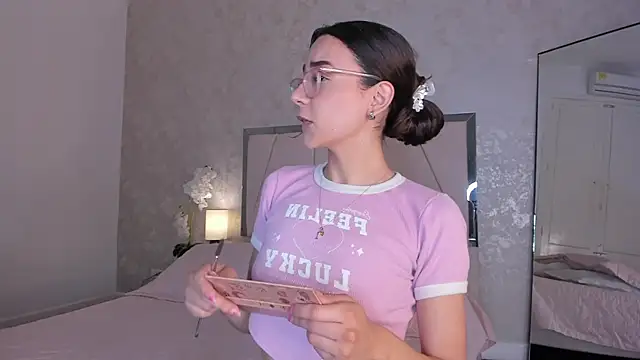 Arii wilde online show from 05.18.26