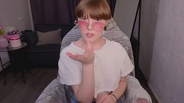  DreamLuna1  online show from 03.30.26