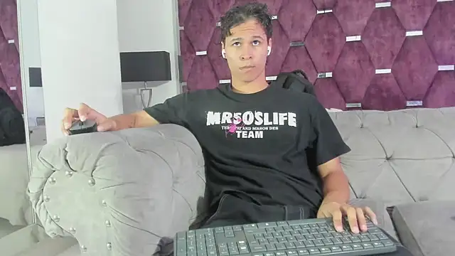 Snapshot of TonyBenedetti chatting on 06.19.26 TonyBenedetti online show from 06.19.26