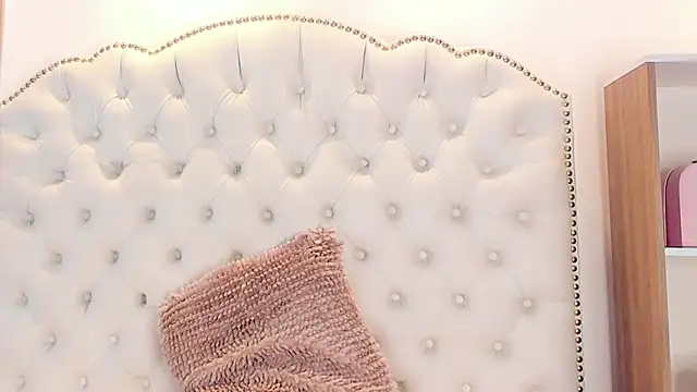 Sara funy online show from 03.26.26