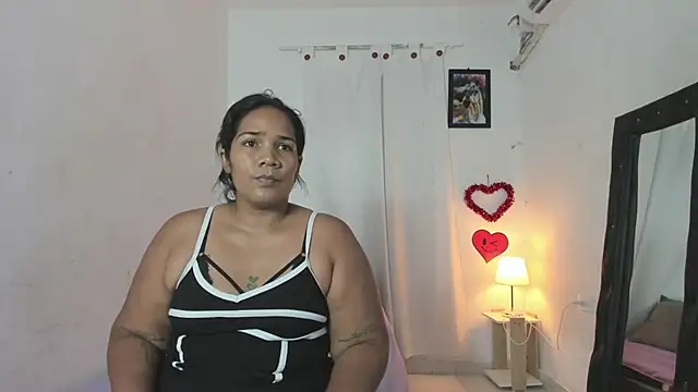 Snapshot of mariana_villa72 chatting on 06.27.26 mariana villa72 online show from 06.27.26