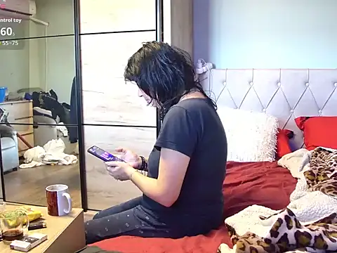 tess1980 online show from 02.25.26