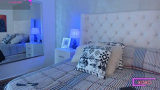 Ivi jones  online show from 04.05.26