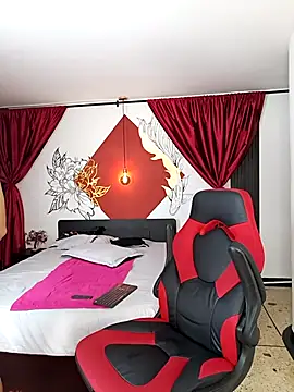 Mai greenhart online show from 02.25.26