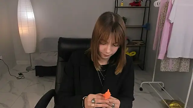 Snapshot of Mali_Cornw chatting on 02.28.26 Mali Cornw online show from 02.28.26