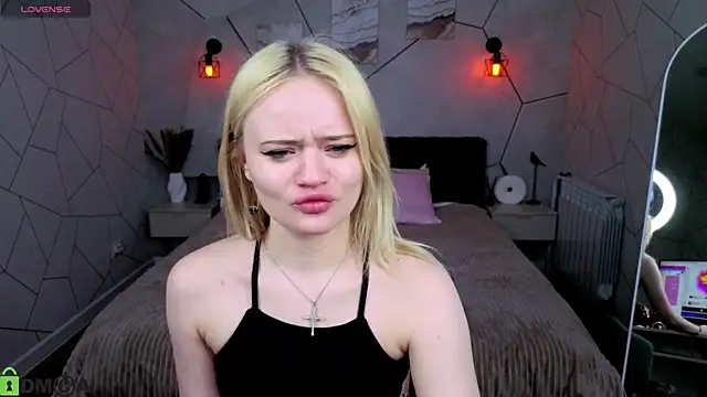 Tessa Ashe online show from 04.03.26