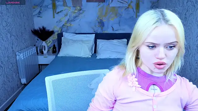 Tessa Ashe online show from 04.05.26