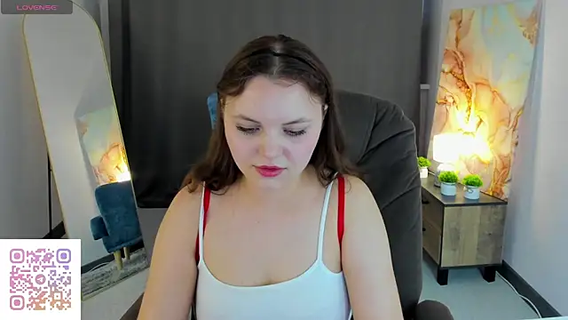 Snapshot of serinella_ chatting on 06.22.26 serinella online show from 06.22.26
