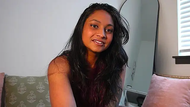 Snapshot of itsjustzara chatting on 02.27.26 itsjustzara online show from 02.27.26