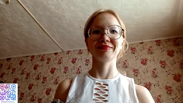 Snapshot of SoniqBliss chatting on 03.01.26 SoniqBliss online show from 03.01.26