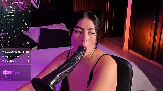 Emberrvelvet online show from 03.15.26