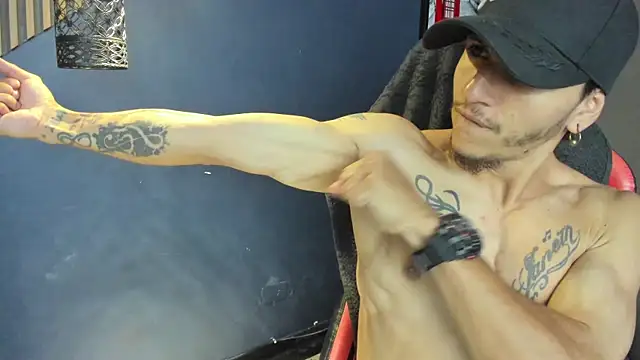 DanteLuxx online show from 04.02.26