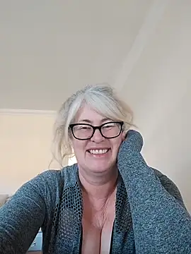 FlirtyFleur-x online show from 04.02.26