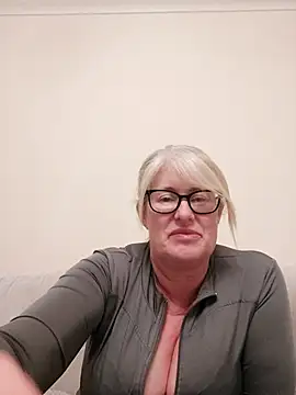 FlirtyFleur-x online show from 04.04.26