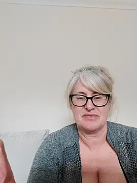 FlirtyFleur-x online show from 04.05.26