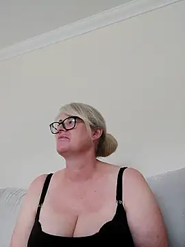 FlirtyFleur-x online show from 04.09.26