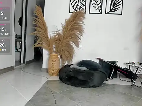 yerliss petitee online show from 03.13.26