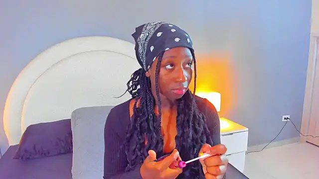 zoepinkett online show from 02.28.26