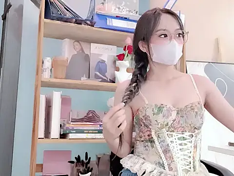 RG Lenalyy online show from 06.15.26