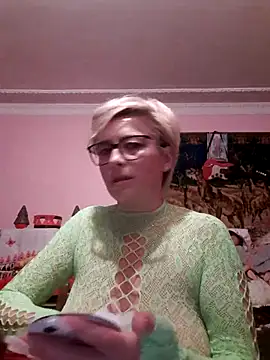 Snapshot of LunaBlaise chatting on 06.18.26 LunaBlaise online show from 06.18.26