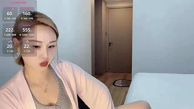 Snapshot of xiaolu-686 chatting on 05.06.26 xiaolu-686 online show from 05.06.26