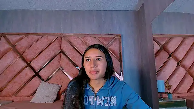 LilyRossi  online show from 04.24.26