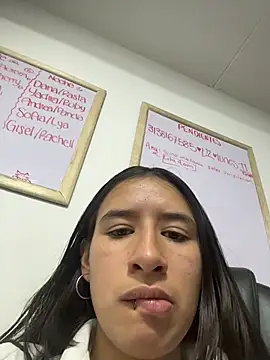 LilyRossi  online show from 05.13.26