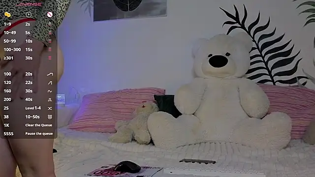 Snapshot of Milla_Rose_ chatting on 02.28.26 Milla Rose online show from 02.28.26