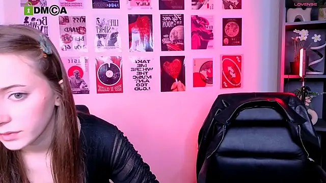 Snapshot of chloe_ley chatting on 07.13.26 chloe ley online show from 07.13.26