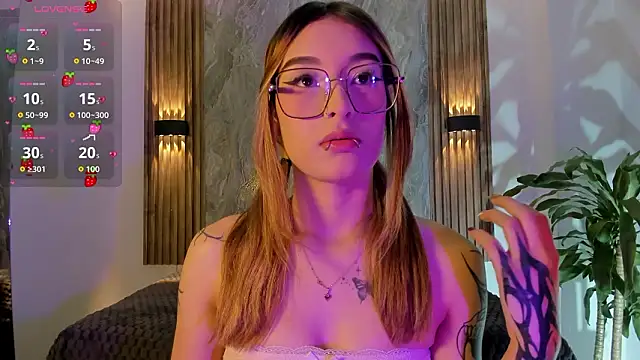 Snapshot of Melodylanee chatting on 03.05.26 Melodylanee online show from 03.05.26