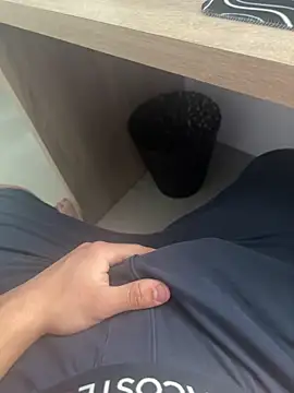 Snapshot of cerdito19years chatting on 02.26.26 cerdito19years online show from 02.26.26