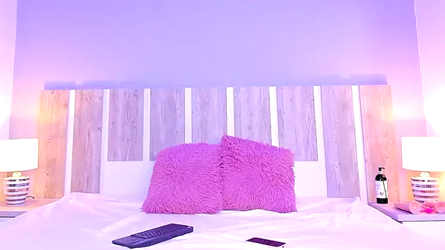 EmilySearss online show from 03.26.26