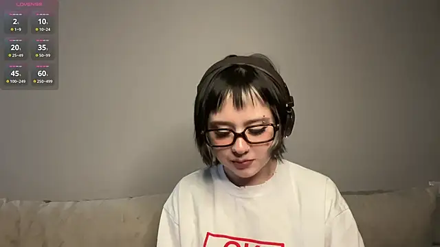 AueshaSimon online show from 03.04.26