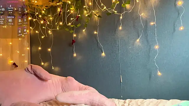 AueshaSimon online show from 04.05.26